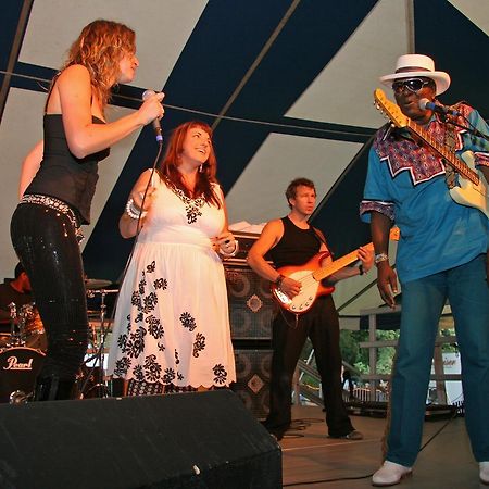 Stewart Inn Wausau Εξωτερικό φωτογραφία