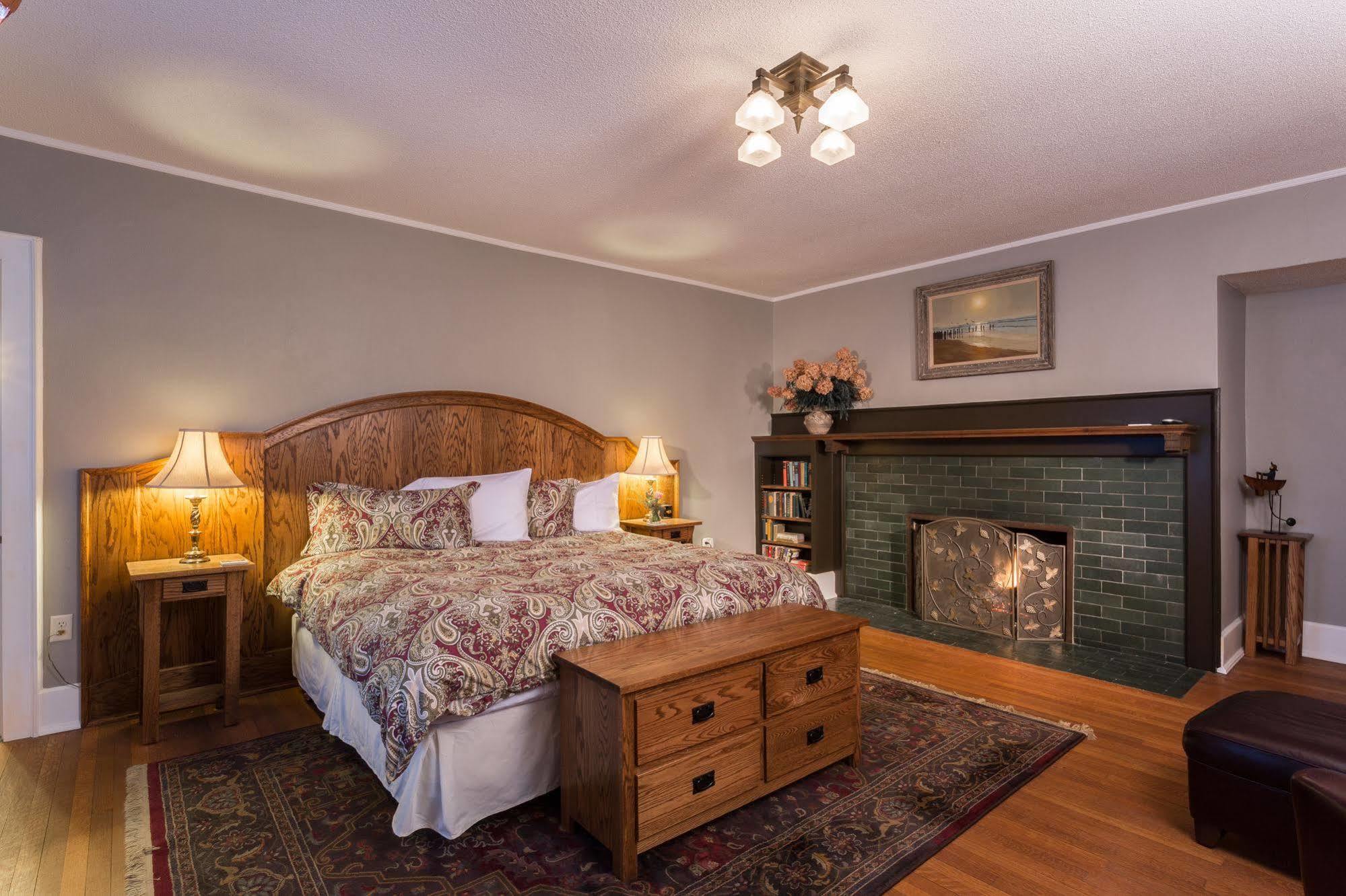 Stewart Inn Wausau Εξωτερικό φωτογραφία